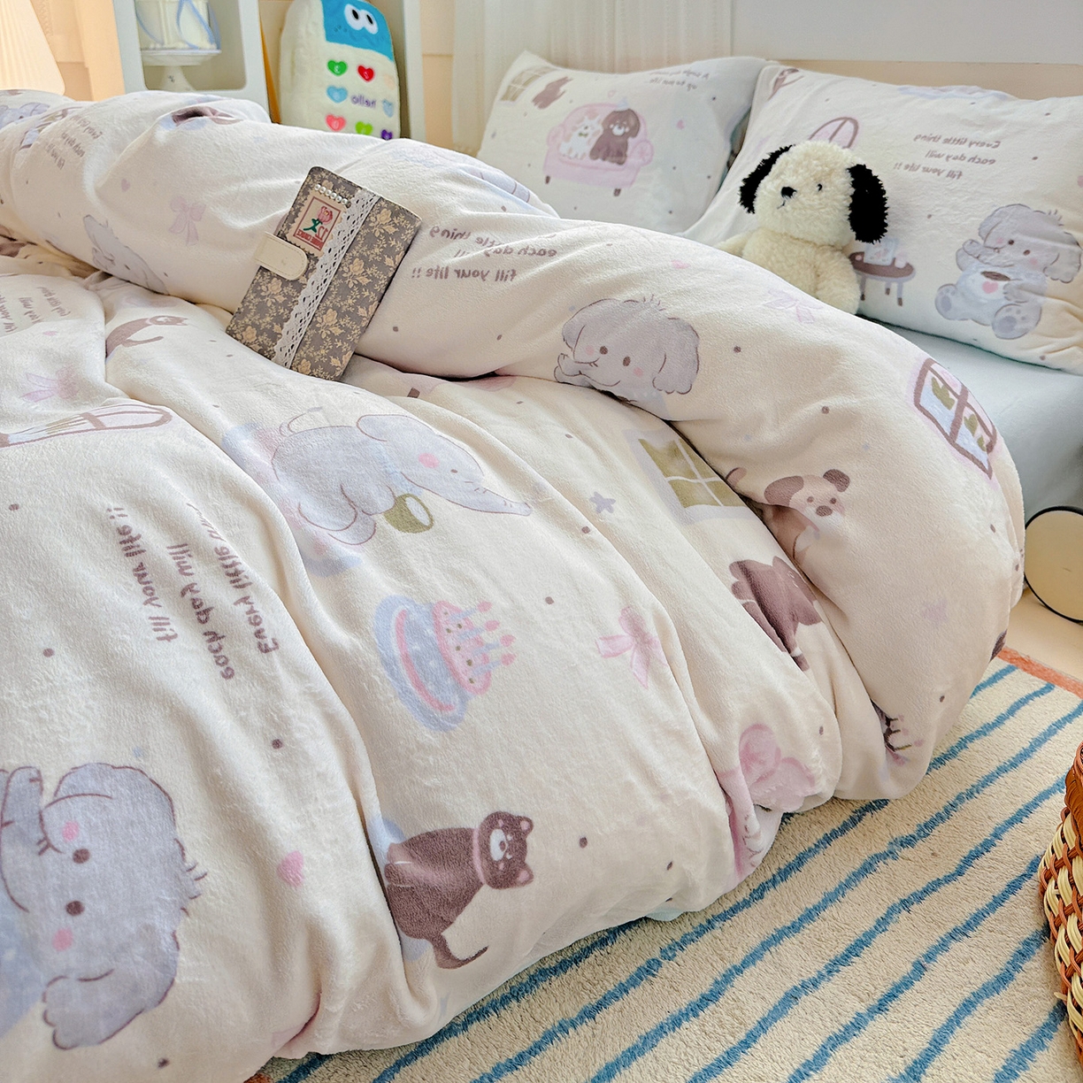 91家纺网 家纺一手货源 找家纺 耀悦家纺 2025新款牛奶绒小清新高克重ins风卡通四件套 小象的生日聚会