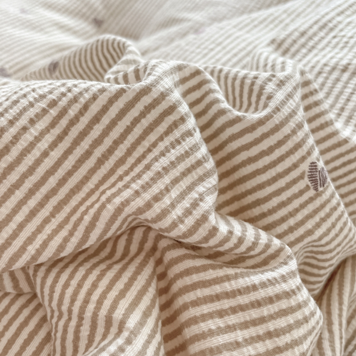 91家纺网 家纺一手货源 找家纺 老帅的工厂店 2025新款A类云感懒人冬季一体被被子被芯床盖四件套 心动