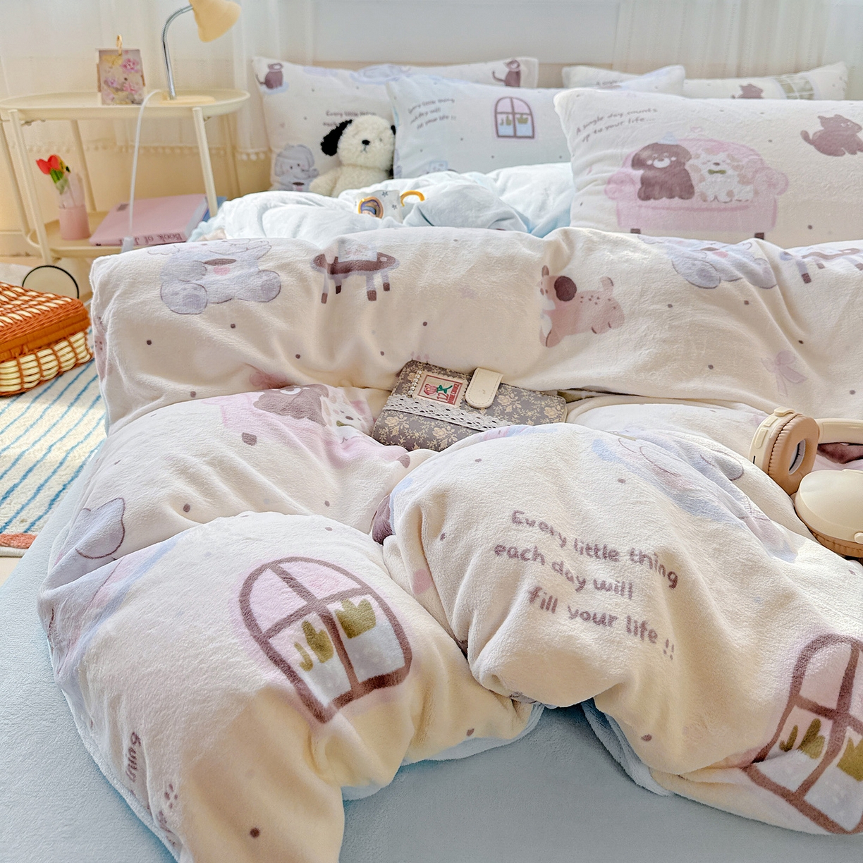 91家纺网 家纺一手货源 找家纺 耀悦家纺 2025新款牛奶绒小清新高克重ins风卡通四件套 小象的生日聚会