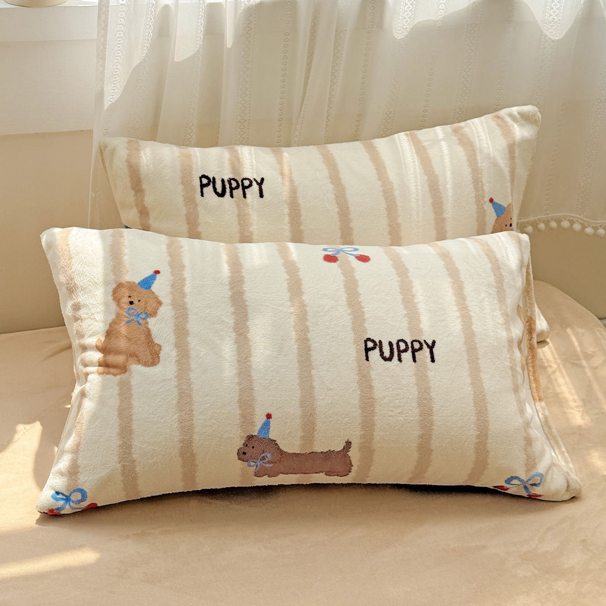 91家纺网 家纺一手货源 找家纺 耀悦家纺 2025新款牛奶绒小清新高克重ins风卡通四件套 条纹优雅修狗