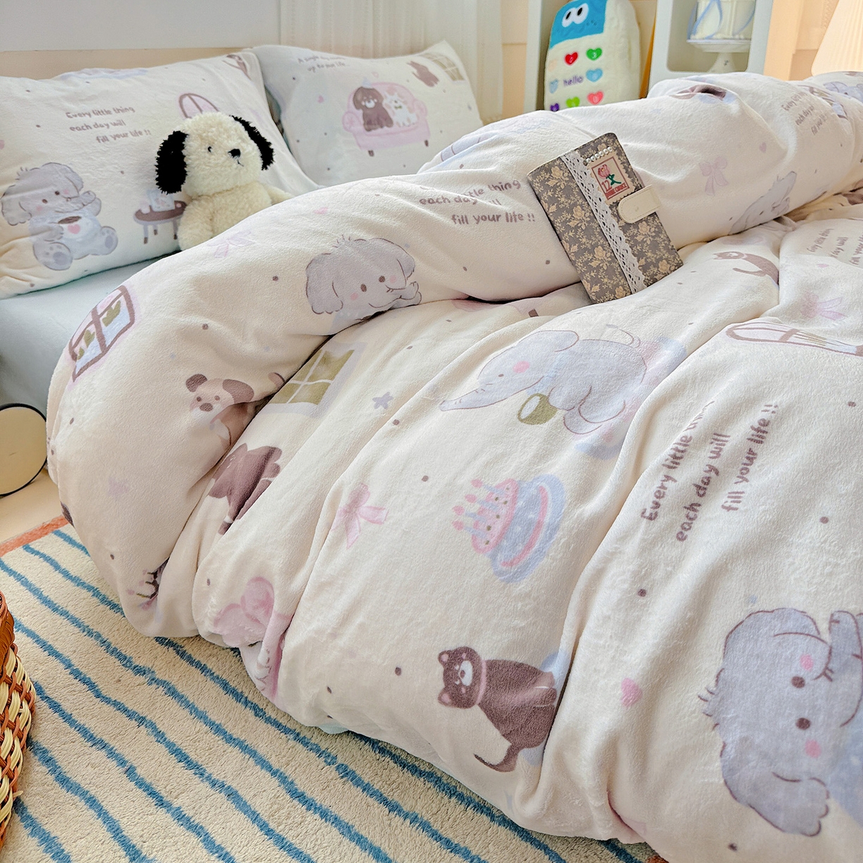 91家纺网 家纺一手货源 找家纺 耀悦家纺 2025新款牛奶绒小清新高克重ins风卡通四件套 小象的生日聚会