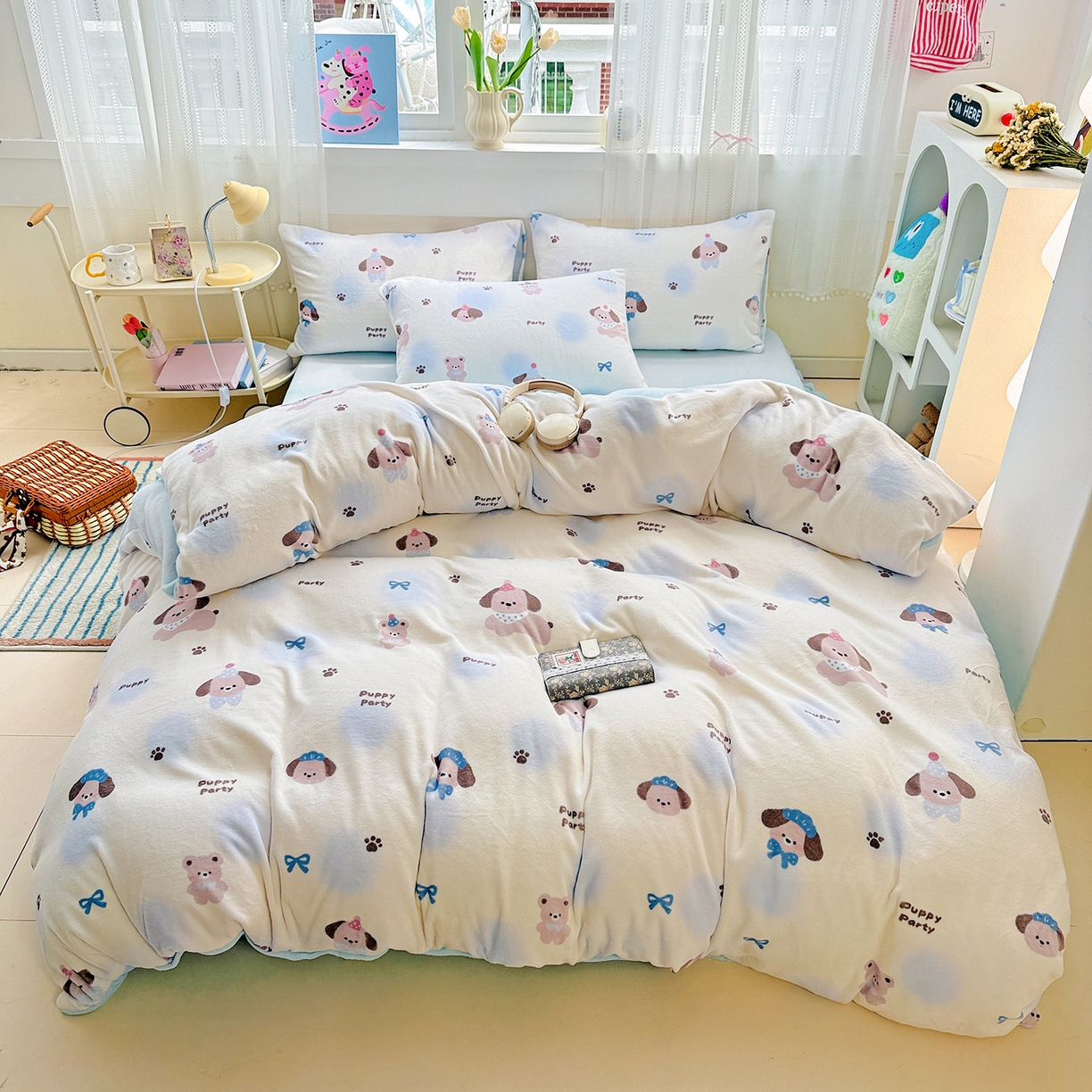 91家纺网 家纺一手货源 找家纺 耀悦家纺 2025新款牛奶绒小清新高克重ins风卡通四件套 小奶狗派对