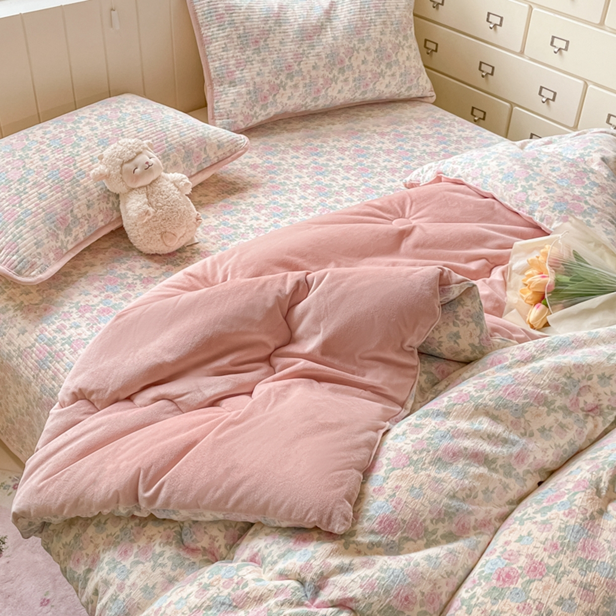 91家纺网 家纺一手货源 找家纺 老帅的工厂店 2025新款A类云感懒人冬季一体被被子被芯床盖四件套 花蔓