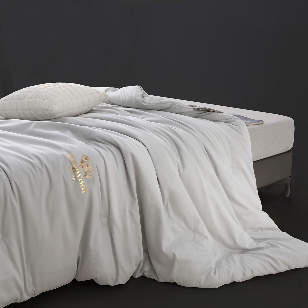 91家纺网 家纺一手货源 找家纺 薇玛仕 2025新款80支天雪棉全棉纯棉澳洲羊毛被冬被被子被芯 皓月灰