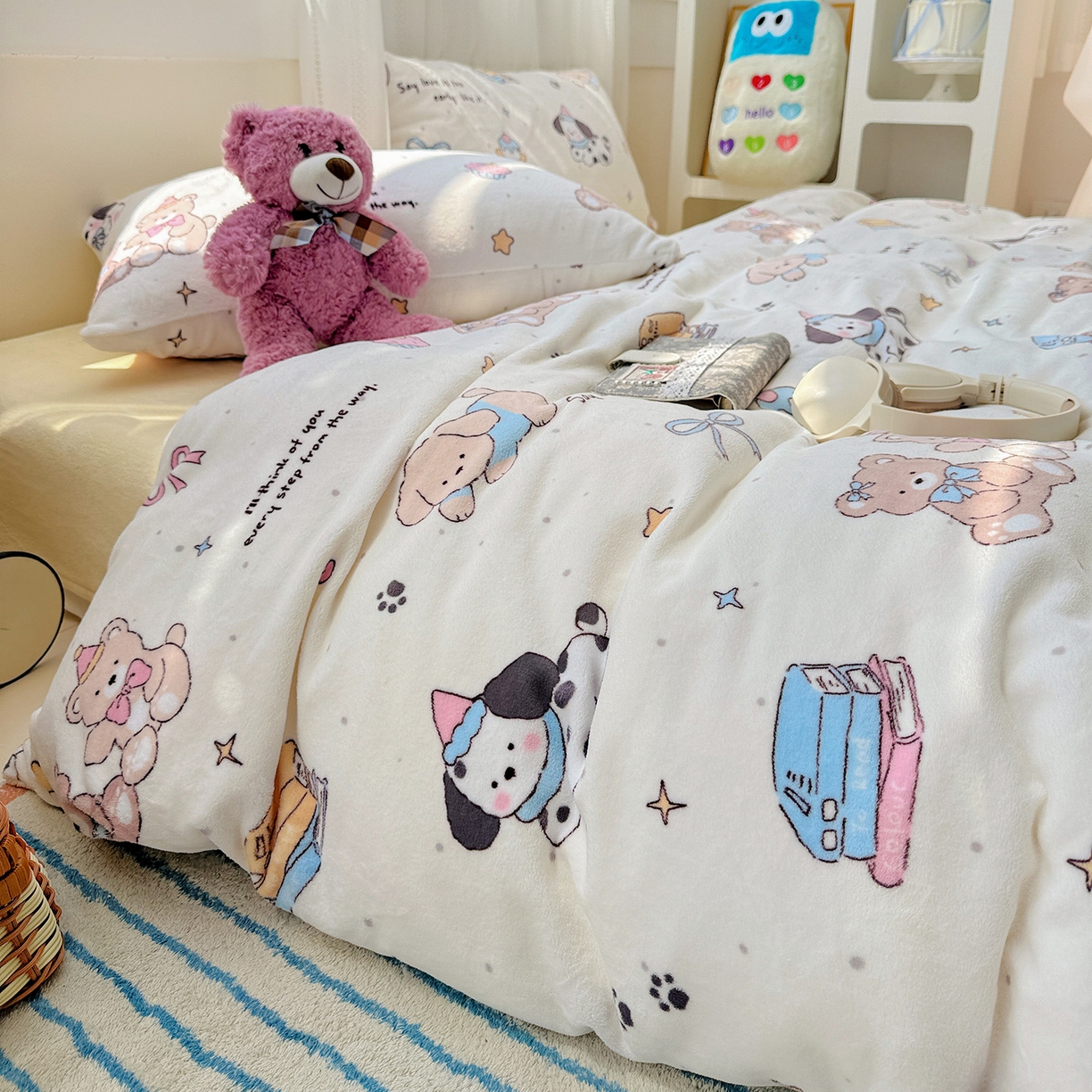 91家纺网 家纺一手货源 找家纺 耀悦家纺 2025新款牛奶绒小清新高克重ins风卡通四件套 音乐与美食的周末