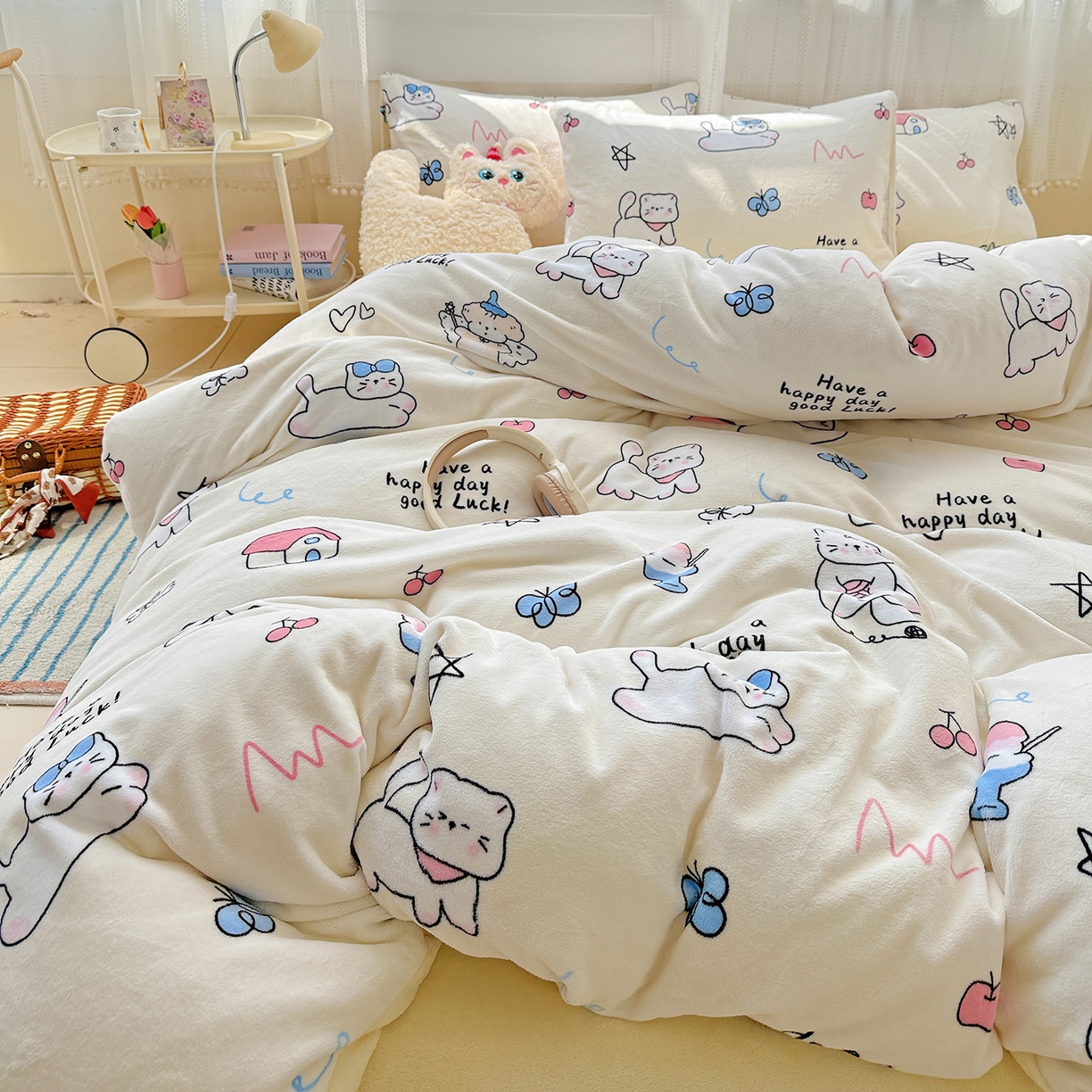 91家纺网 家纺一手货源 找家纺 耀悦家纺 2025新款牛奶绒小清新高克重ins风卡通四件套 五角星小猫