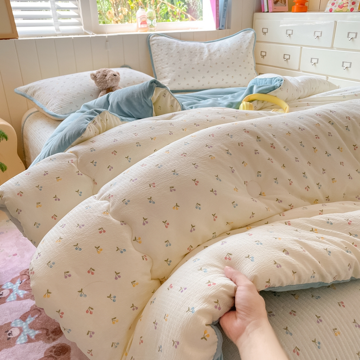 91家纺网 家纺一手货源 找家纺 老帅的工厂店 2025新款A类云感懒人冬季一体被被子被芯床盖四件套 樱桃味