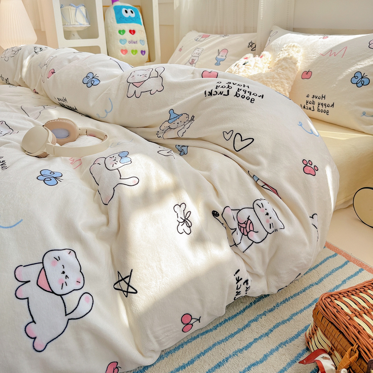 91家纺网 家纺一手货源 找家纺 耀悦家纺 2025新款牛奶绒小清新高克重ins风卡通四件套 五角星小猫