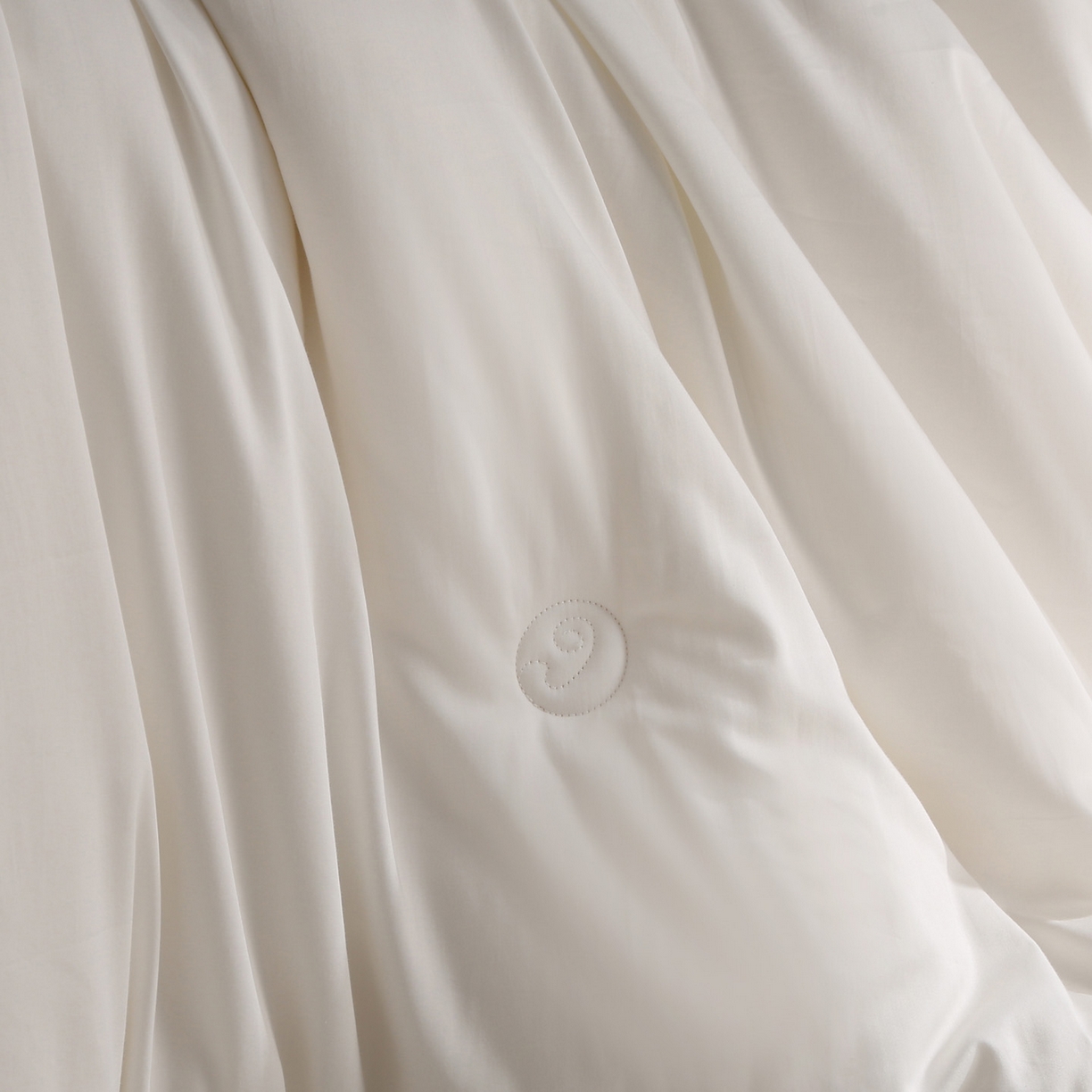 91家纺网 家纺一手货源 找家纺 薇玛仕 2025新款80支天雪棉全棉纯棉澳洲羊毛被冬被被子被芯 珍珠白