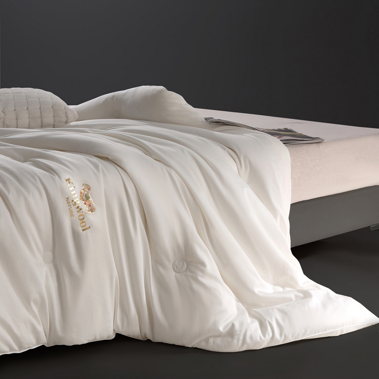 91家纺网 家纺一手货源 找家纺 薇玛仕 2025新款80支天雪棉全棉纯棉澳洲羊毛被冬被被子被芯 珍珠白