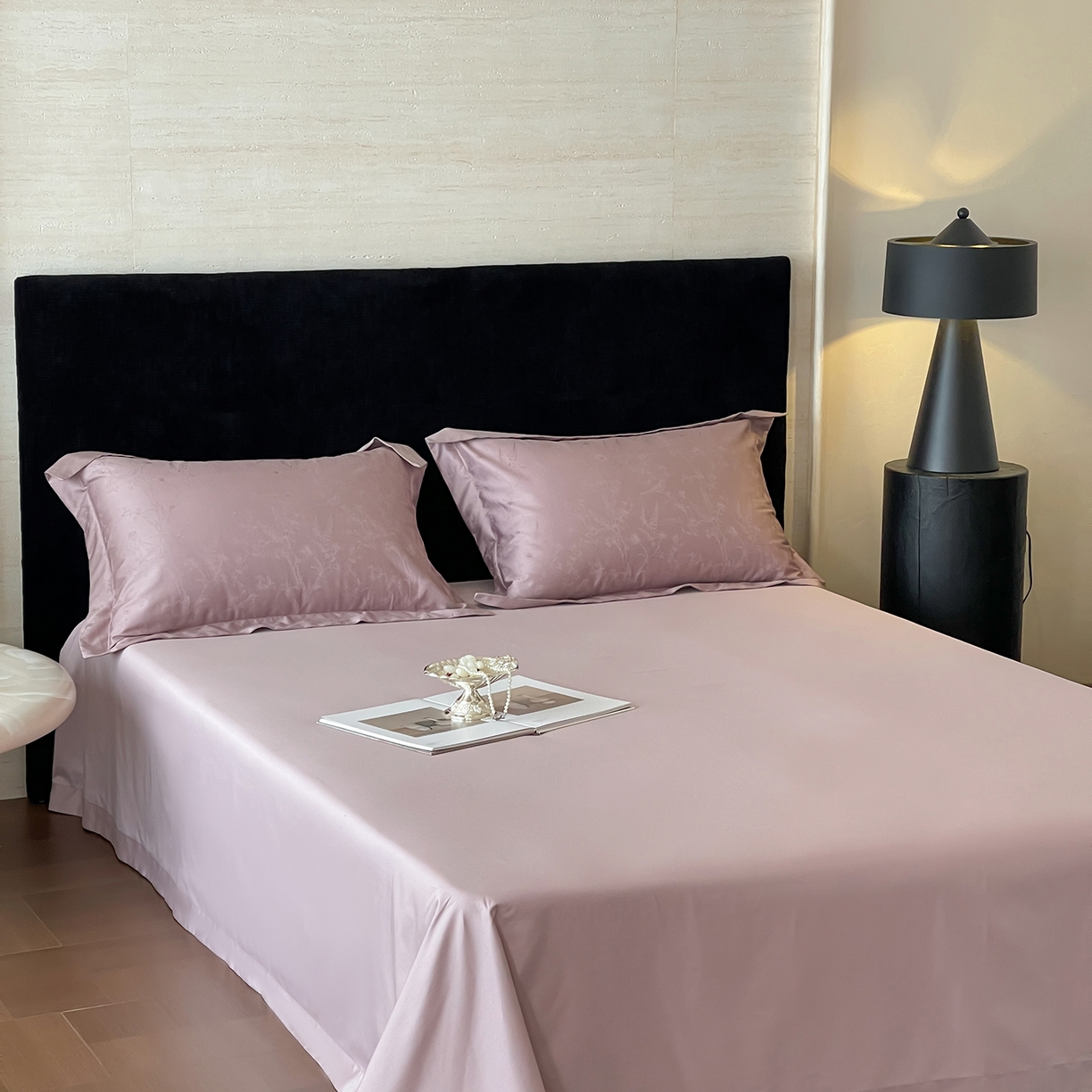 91家纺网 家纺一手货源 找家纺 栩裕纺织 2025新款长绒棉提花最新款单品 陌上枝头-莫奈紫