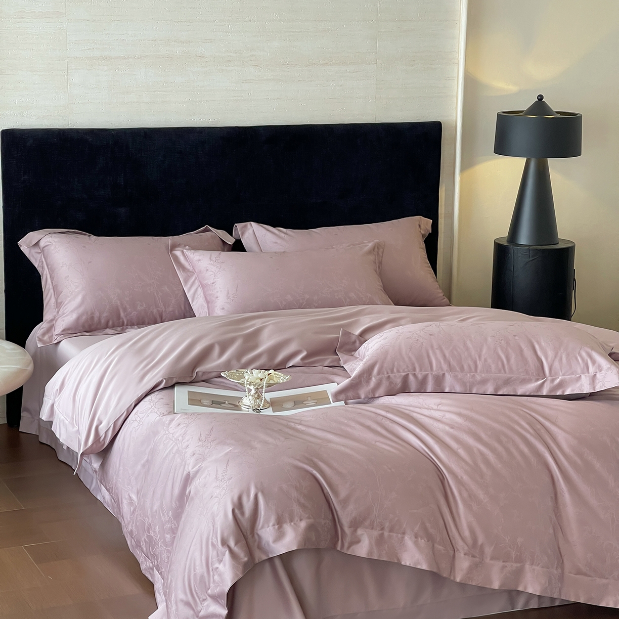 91家纺网 家纺一手货源 找家纺 栩裕纺织 2025新款长绒棉提花最新款单品 陌上枝头-莫奈紫