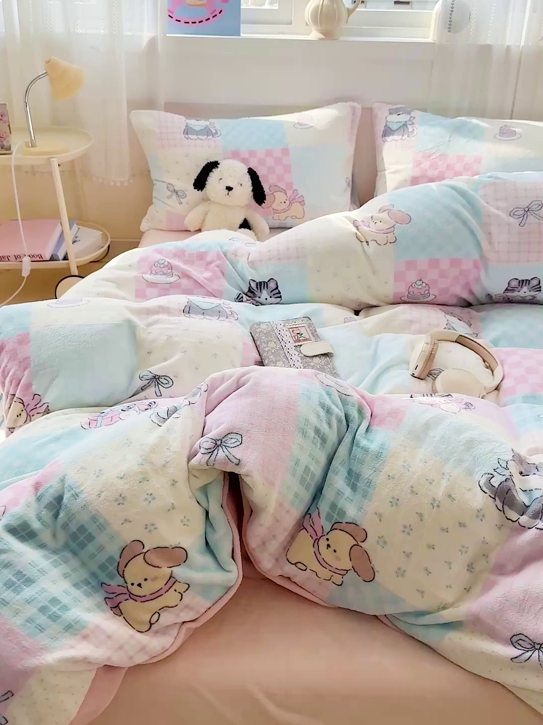 91家纺网 家纺一手货源 找家纺 耀悦家纺 2025新款牛奶绒小清新高克重ins风卡通四件套 礼物起司猫咪