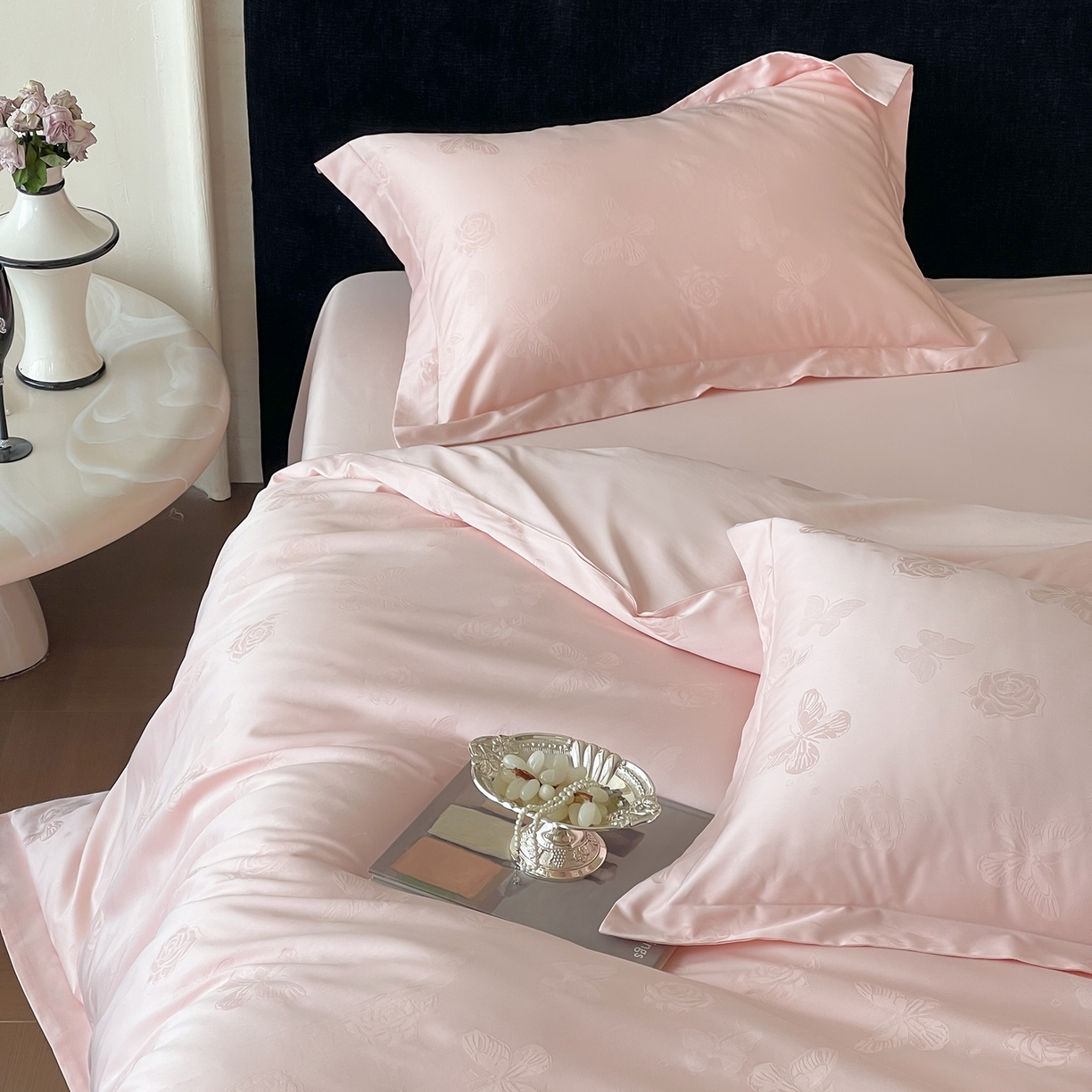 91家纺网 家纺一手货源 找家纺 栩裕纺织 2025新款长绒棉提花最新款单品四件套 花间集-仙桃粉