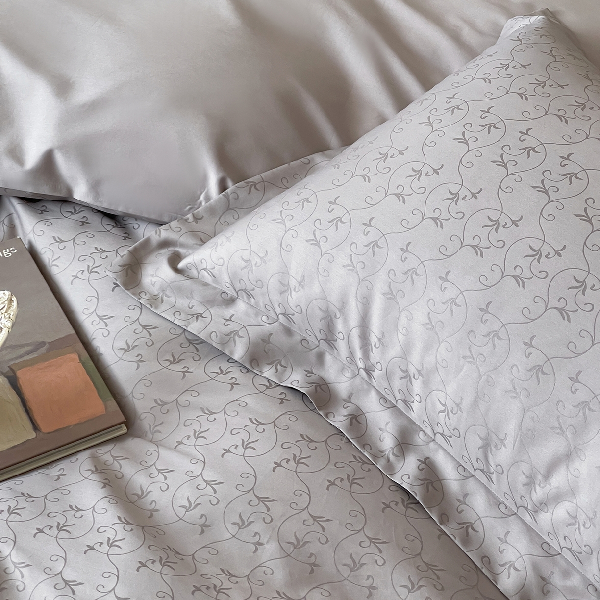 91家纺网 家纺一手货源 找家纺 栩裕纺织 2025新款长绒棉提花最新款单品四件套 克洛伊-高级灰