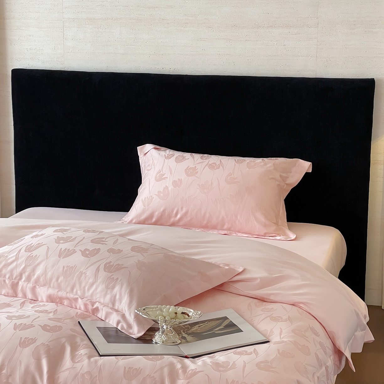 91家纺网 家纺一手货源 找家纺 栩裕纺织 2025新款长绒棉提花最新款单品 郁金香-仙桃粉