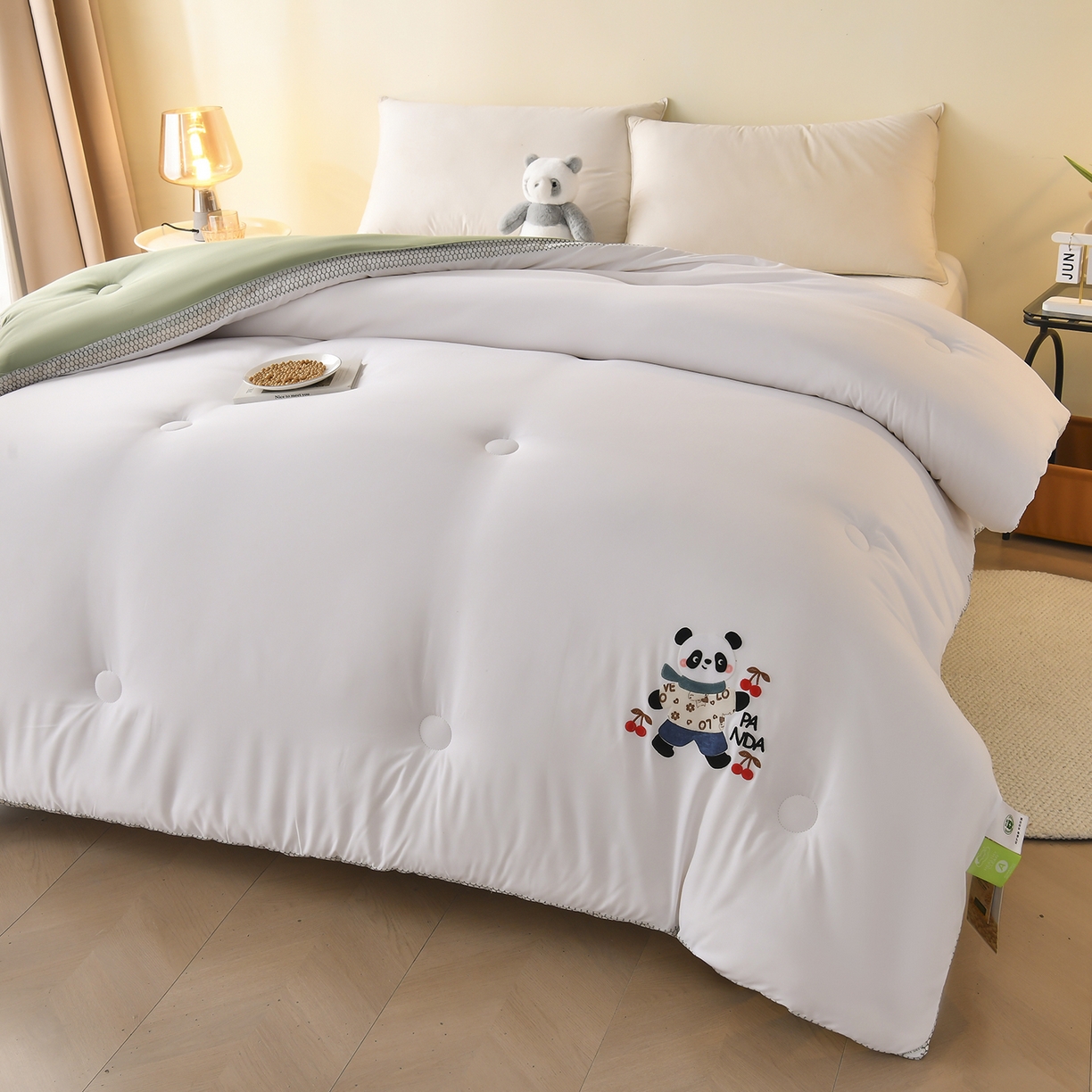 91家纺网 家纺一手货源 找家纺 瑶瑶家居 2025新款立体毛巾绣七孔被大豆纤维被被子被芯 立体极光白+果绿