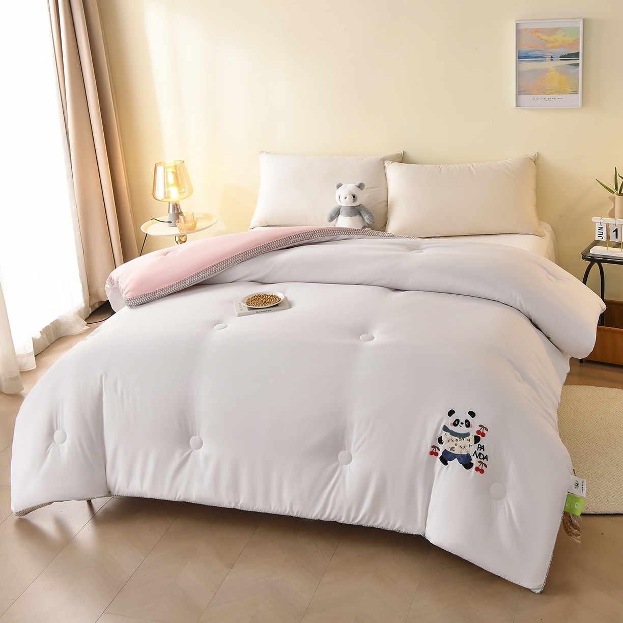 91家纺网 家纺一手货源 找家纺 瑶瑶家居 2025新款立体毛巾绣七孔被大豆纤维被被子被芯 立体极光白+黛粉