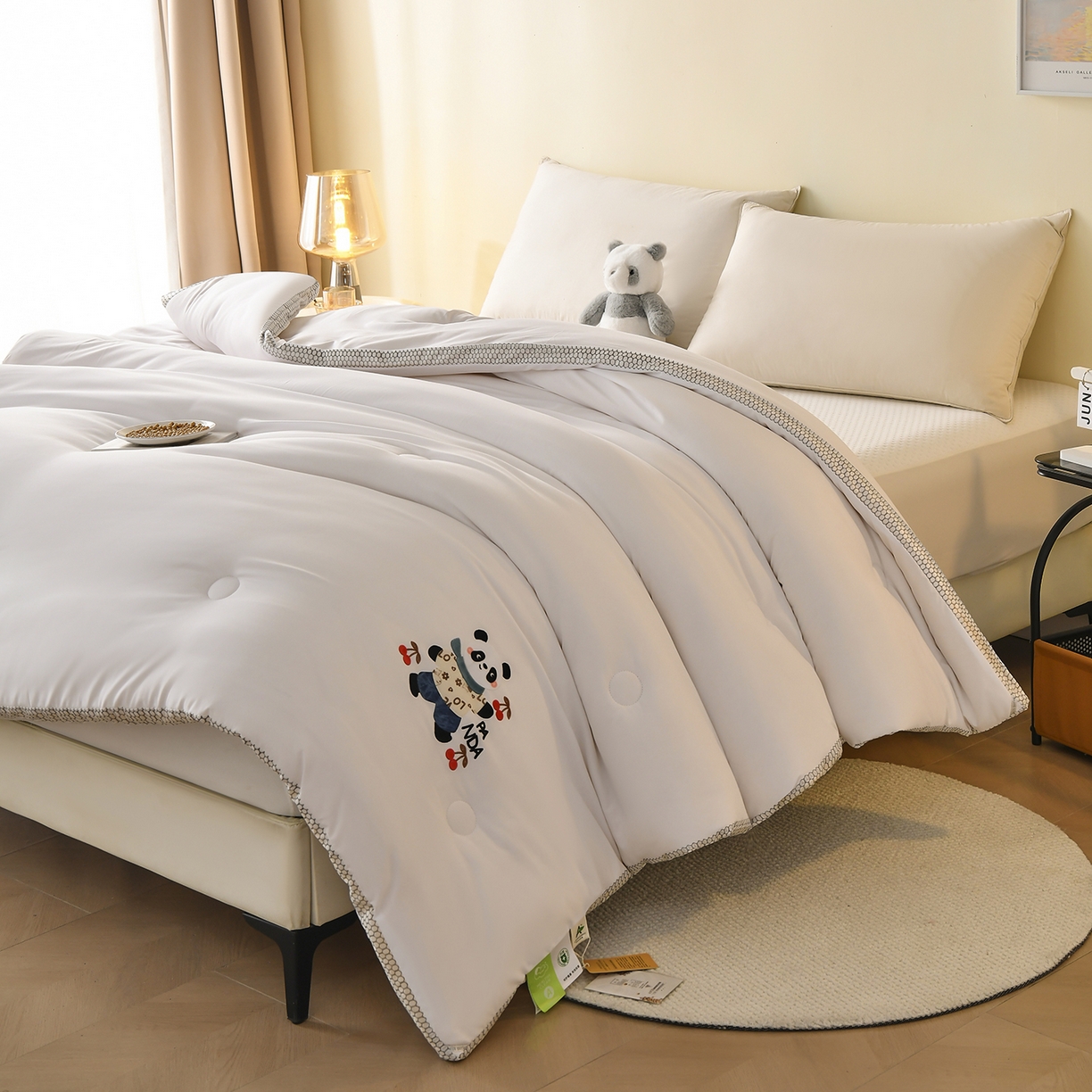 91家纺网 家纺一手货源 找家纺 瑶瑶家居 2025新款立体毛巾绣七孔被大豆纤维被被子被芯 立体极光白