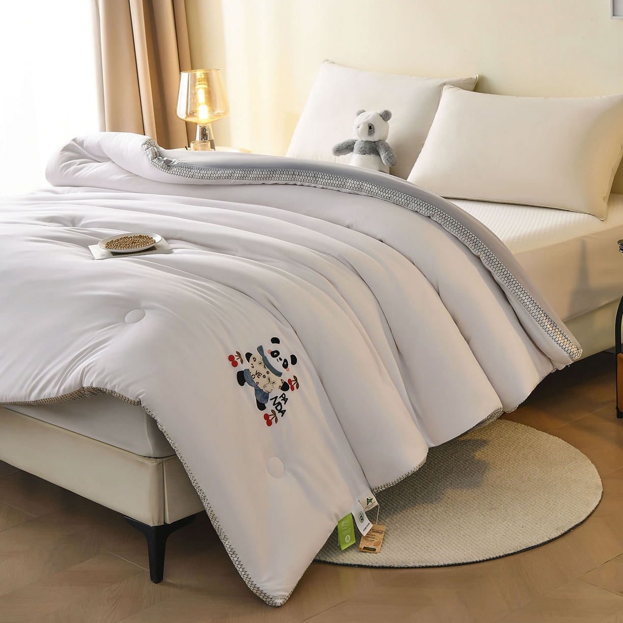 91家纺网 家纺一手货源 找家纺 瑶瑶家居 2025新款立体毛巾绣七孔被大豆纤维被被子被芯 立体极光白+浅灰