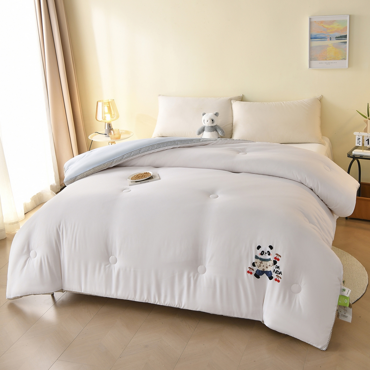 91家纺网 家纺一手货源 找家纺 瑶瑶家居 2025新款立体毛巾绣七孔被大豆纤维被被子被芯 立体极光白+浅蓝