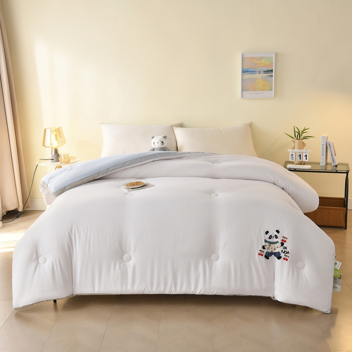 91家纺网 家纺一手货源 找家纺 瑶瑶家居 2025新款立体毛巾绣七孔被大豆纤维被被子被芯 立体极光白+浅蓝