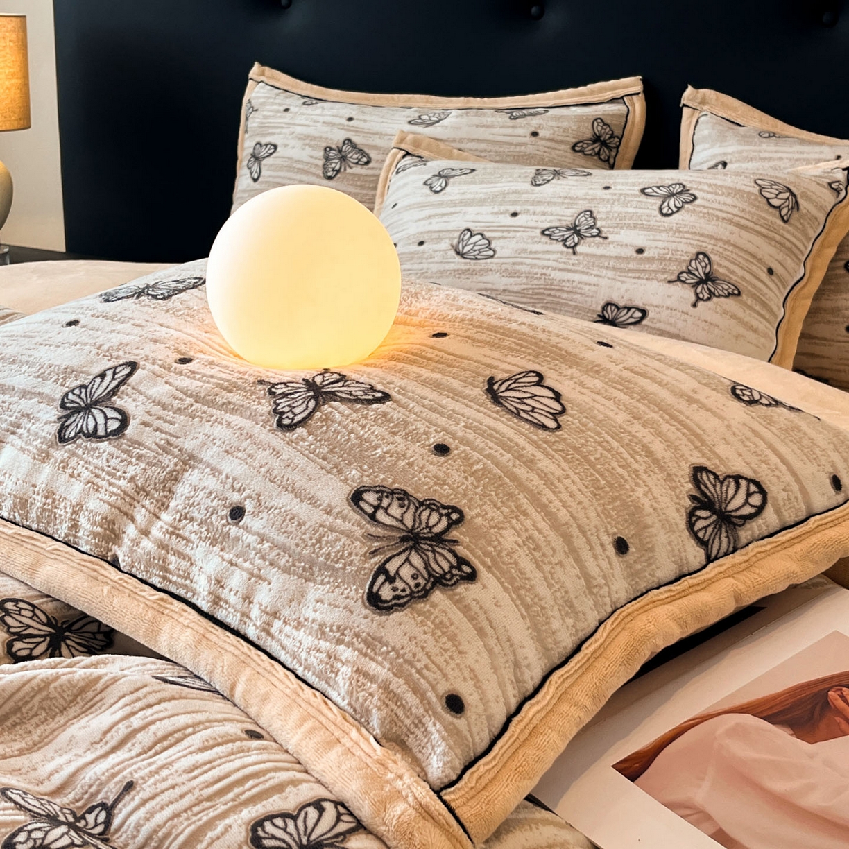 91家纺网 家纺一手货源 找家纺 （总）金麦家纺 2025新款雕花牛奶绒工艺蝴蝶款四件套