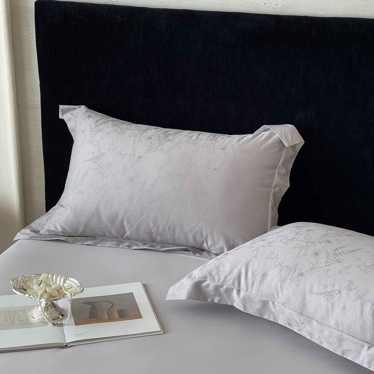 91家纺网 家纺一手货源 找家纺 栩裕纺织 2025新款长绒棉提花最新款单品四件套 陌上枝头-高级灰