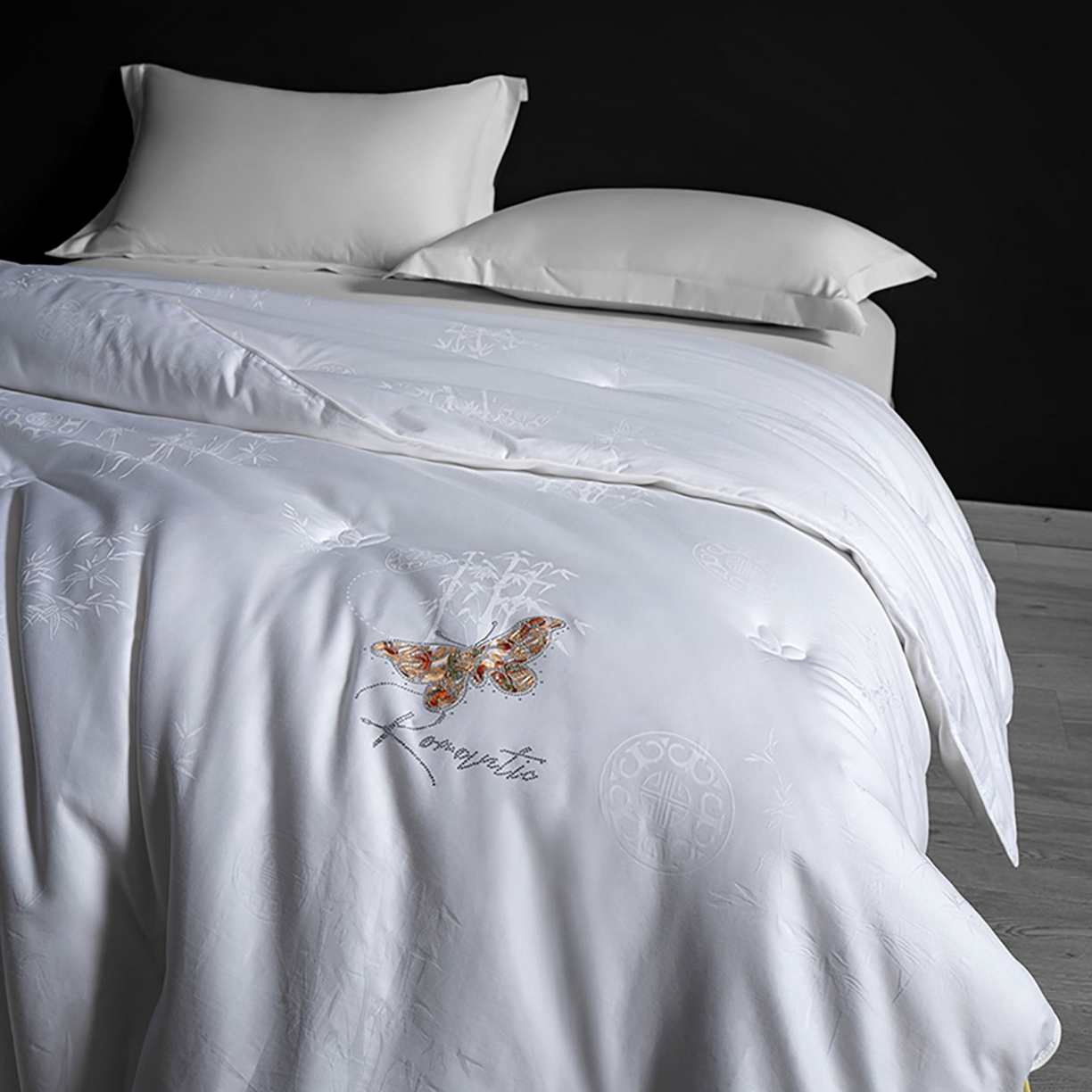 91家纺网 家纺一手货源 找家纺 薇玛仕 2025新款100支全棉纯棉大提花桑蚕丝被四季黄金蚕丝被子母被被子被芯蝶舞（特殊重量可以定做，联系客服。定制款不退不换） 蝶舞-本白