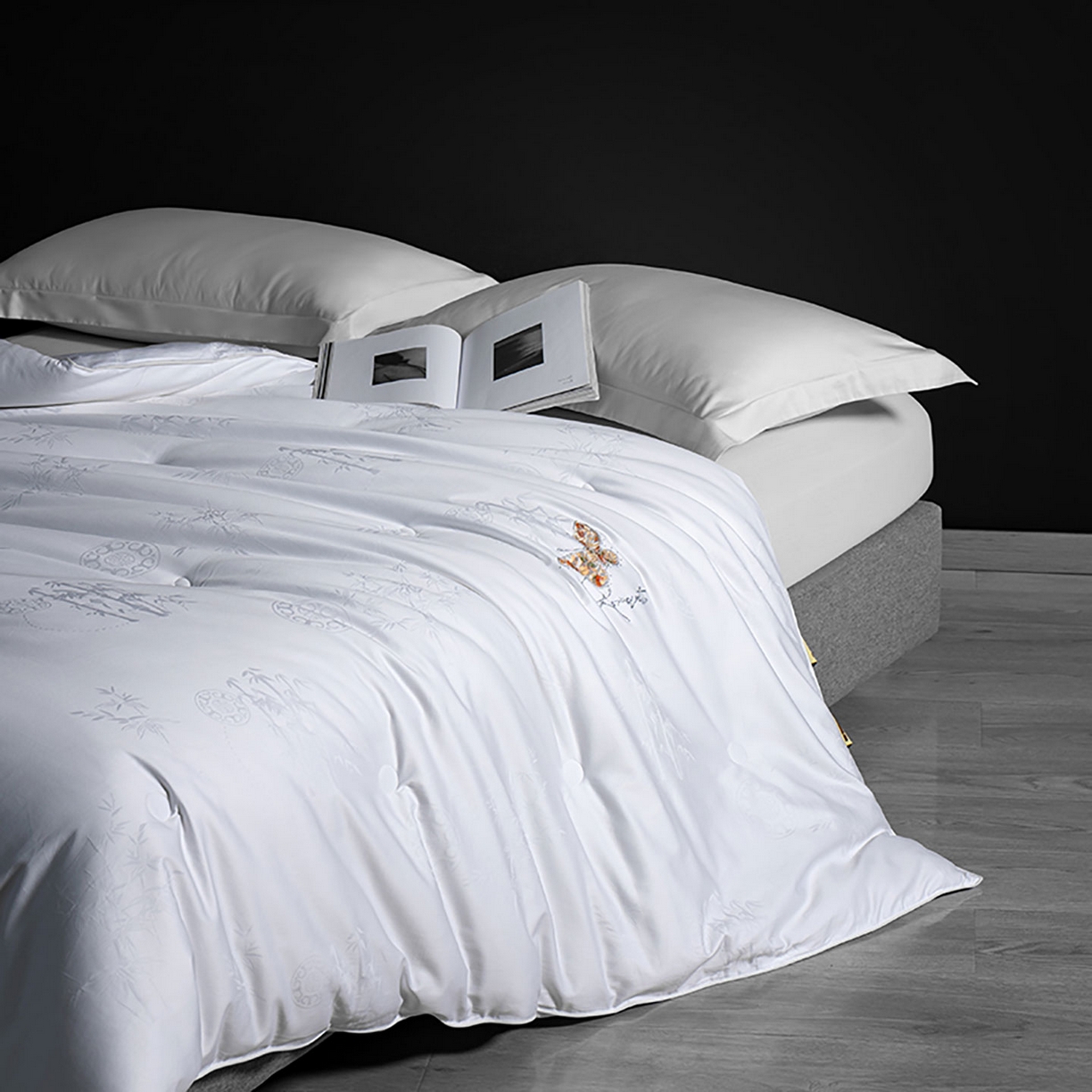 91家纺网 家纺一手货源 找家纺 薇玛仕 2025新款100支全棉纯棉大提花桑蚕丝被四季黄金蚕丝被子母被被子被芯蝶舞（特殊重量可以定做，联系客服。定制款不退不换） 蝶舞-本白