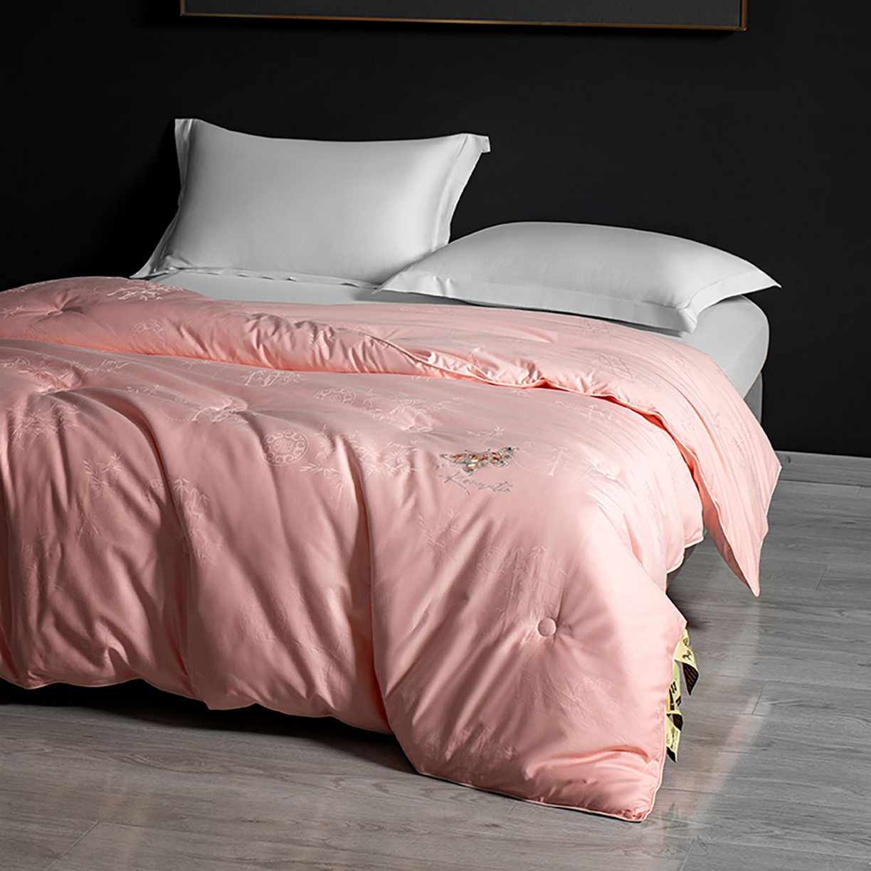 91家纺网 家纺一手货源 找家纺 薇玛仕 2025新款100支全棉纯棉大提花桑蚕丝被四季黄金蚕丝被子母被被子被芯蝶舞（特殊重量可以定做，联系客服。定制款不退不换） 蝶舞-粉玉