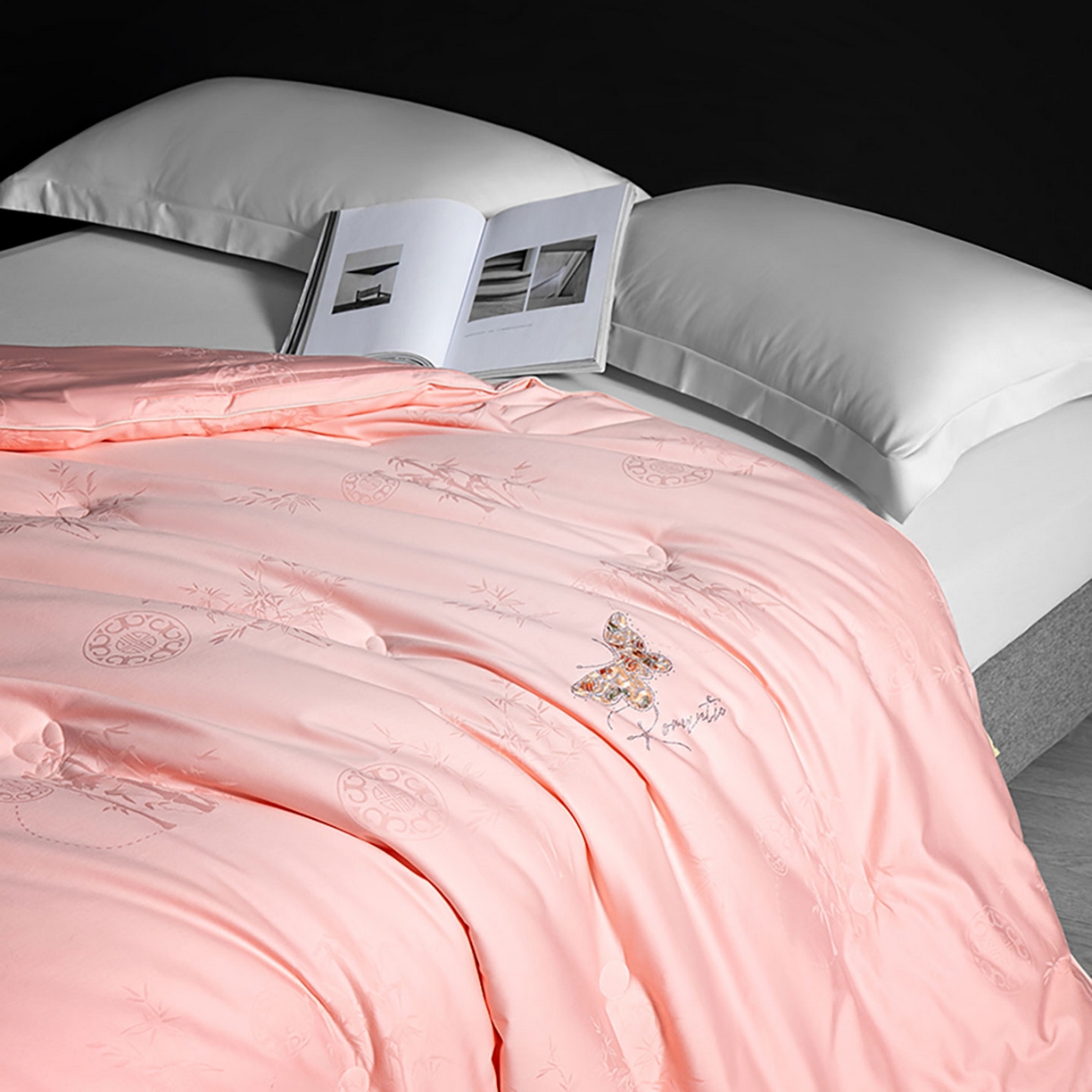 91家纺网 家纺一手货源 找家纺 薇玛仕 2025新款100支全棉纯棉大提花桑蚕丝被四季黄金蚕丝被子母被被子被芯蝶舞（特殊重量可以定做，联系客服。定制款不退不换） 蝶舞-粉玉