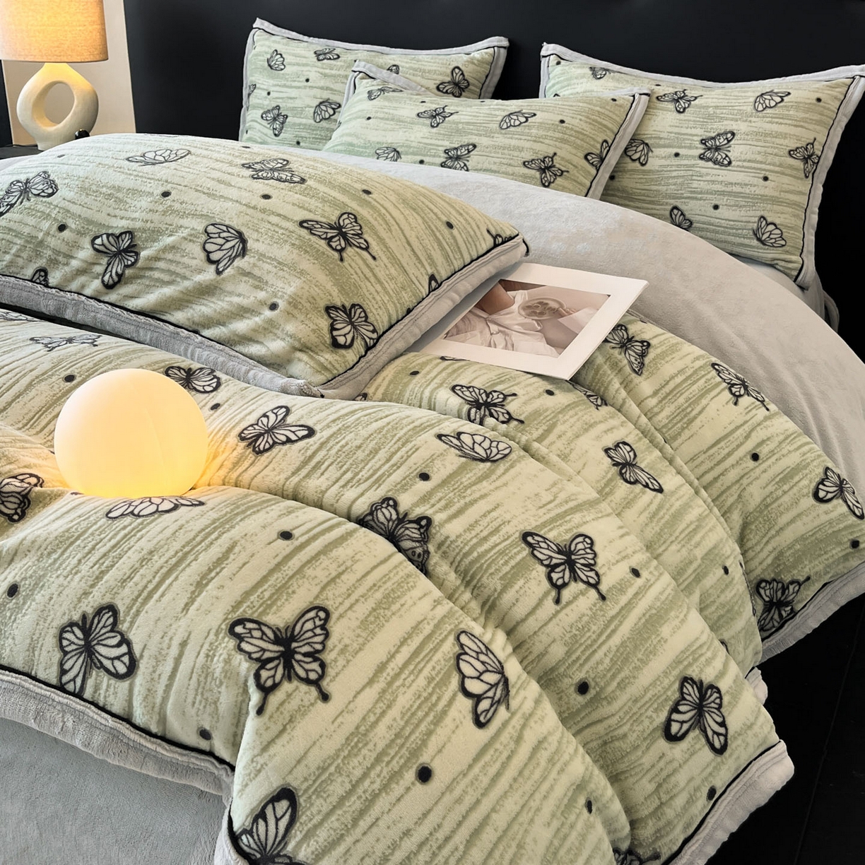 91家纺网 家纺一手货源 找家纺 金麦家纺 2025新款雕花牛奶绒工艺蝴蝶款四件套 蝴蝶-绿