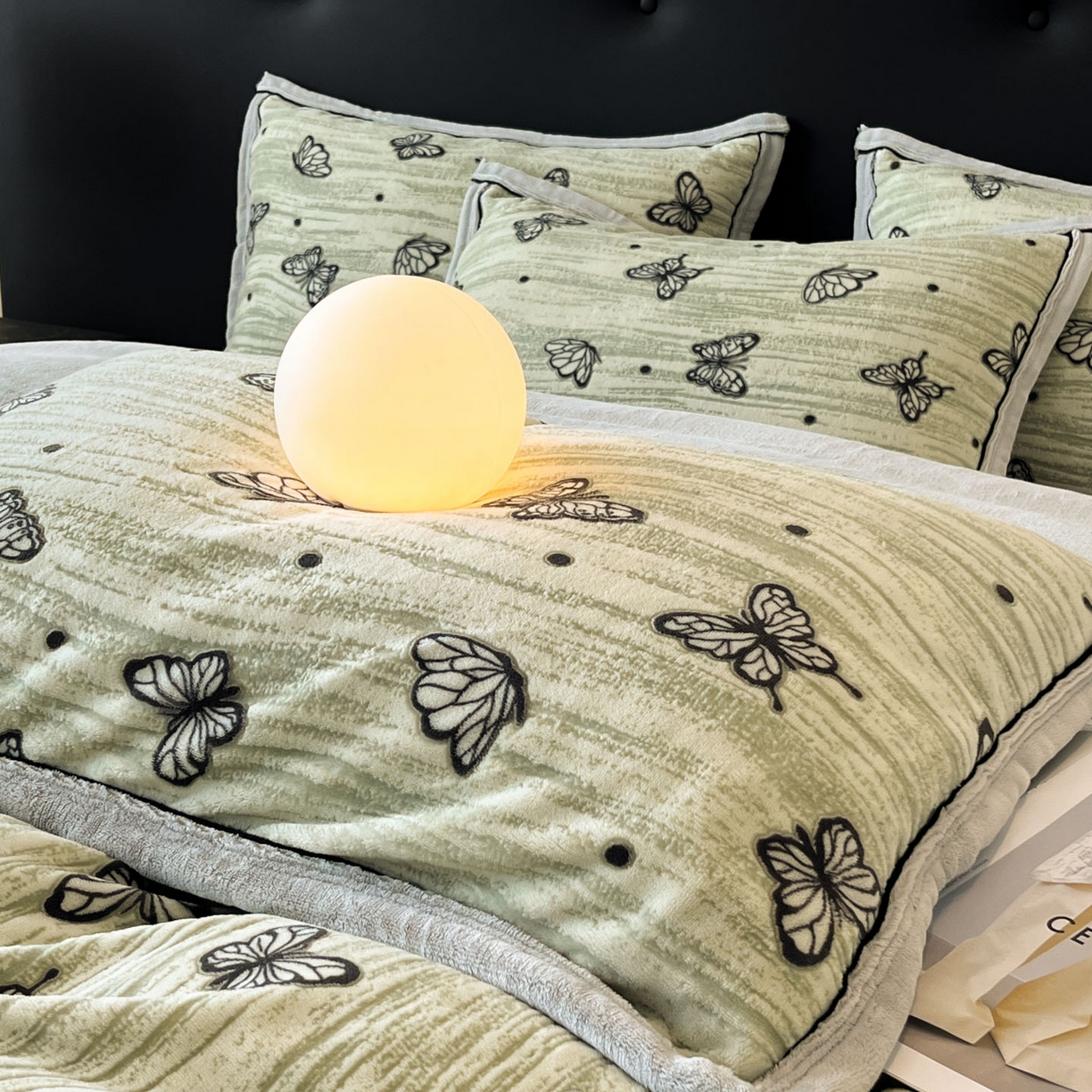 91家纺网 家纺一手货源 找家纺 金麦家纺 2025新款雕花牛奶绒工艺蝴蝶款四件套 蝴蝶-绿