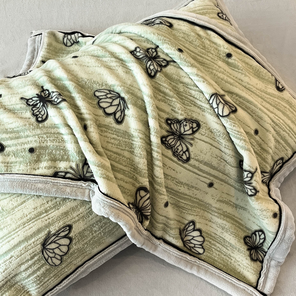 91家纺网 家纺一手货源 找家纺 金麦家纺 2025新款雕花牛奶绒工艺蝴蝶款四件套 蝴蝶-绿