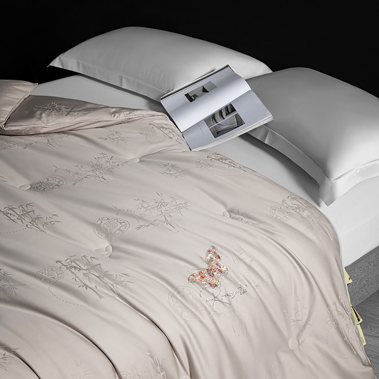 91家纺网 家纺一手货源 找家纺 薇玛仕 2025新款100支全棉纯棉大提花桑蚕丝被四季黄金蚕丝被子母被被子被芯蝶舞（特殊重量可以定做，联系客服。定制款不退不换） 蝶舞-雅灰