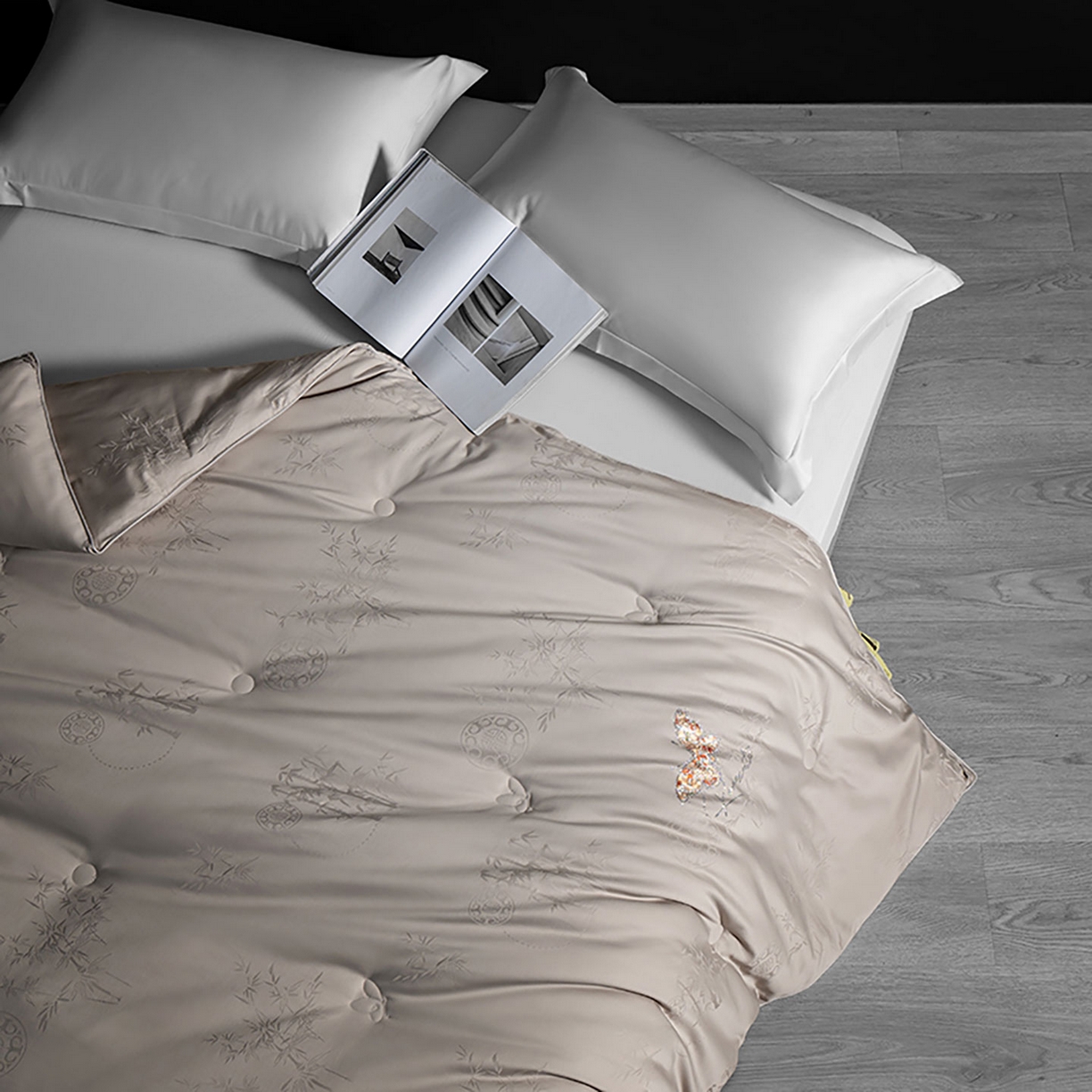 91家纺网 家纺一手货源 找家纺 薇玛仕 2025新款100支全棉纯棉大提花桑蚕丝被四季黄金蚕丝被子母被被子被芯蝶舞（特殊重量可以定做，联系客服。定制款不退不换） 蝶舞-雅灰