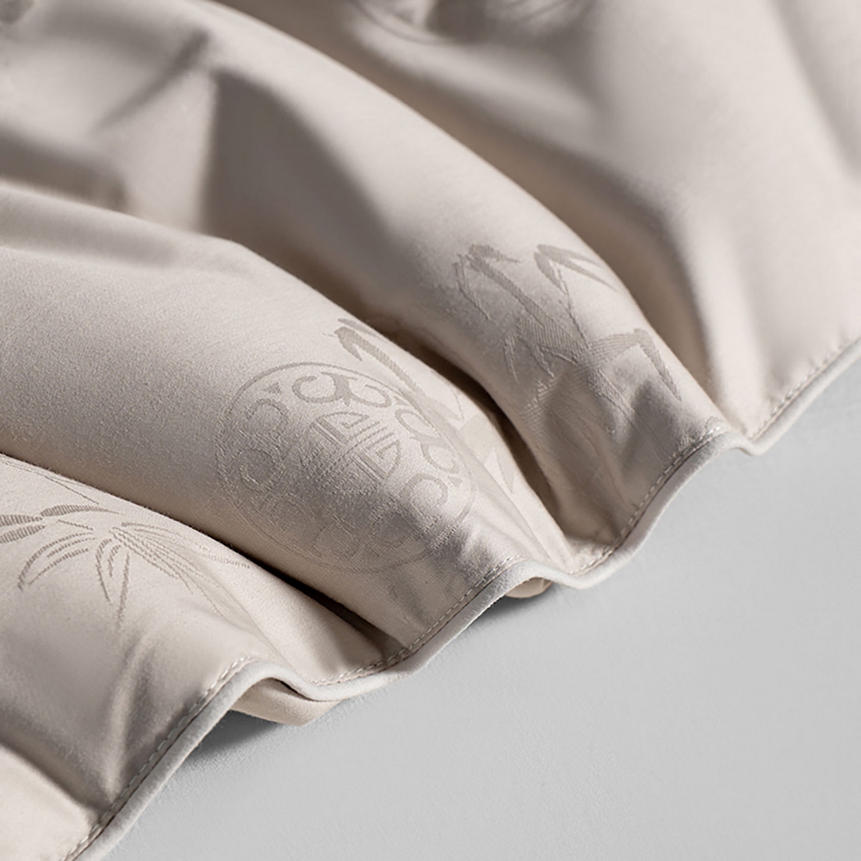 91家纺网 家纺一手货源 找家纺 薇玛仕 2025新款100支全棉纯棉大提花桑蚕丝被四季黄金蚕丝被子母被被子被芯蝶舞（特殊重量可以定做，联系客服。定制款不退不换） 蝶舞-雅灰