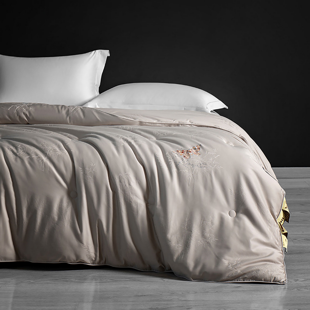 91家纺网 家纺一手货源 找家纺 薇玛仕 2025新款100支全棉纯棉大提花桑蚕丝被四季黄金蚕丝被子母被被子被芯蝶舞（特殊重量可以定做，联系客服。定制款不退不换） 蝶舞-雅灰