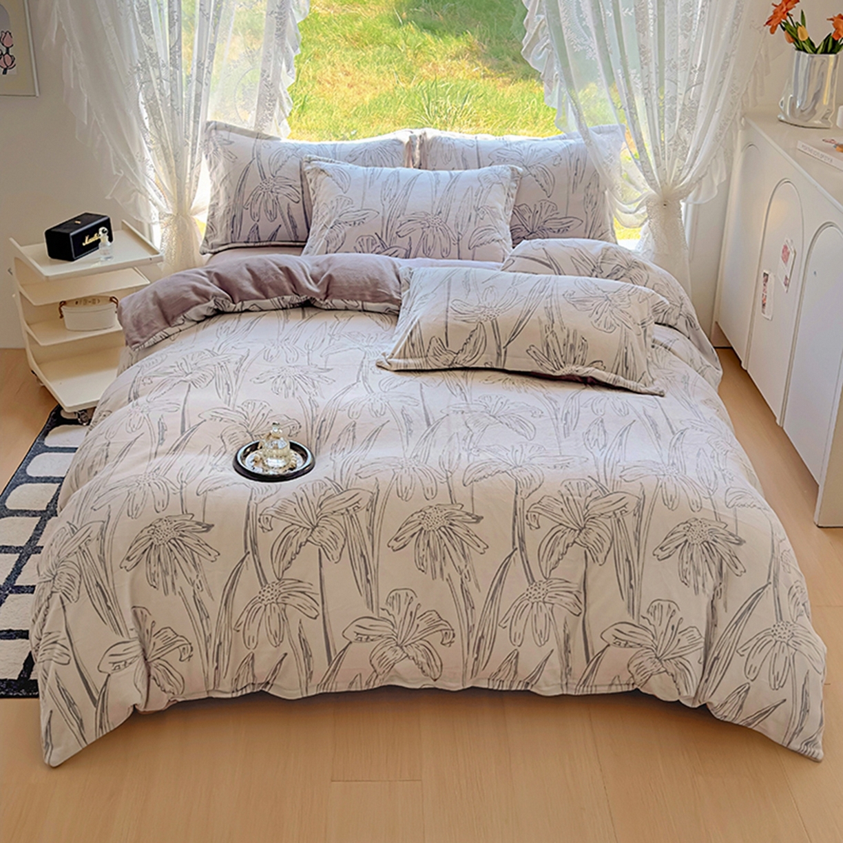 91家纺网 家纺一手货源 找家纺 昊川家纺 2025新款短毛绒牛奶绒立体雕花四件套 山谷百合-灰