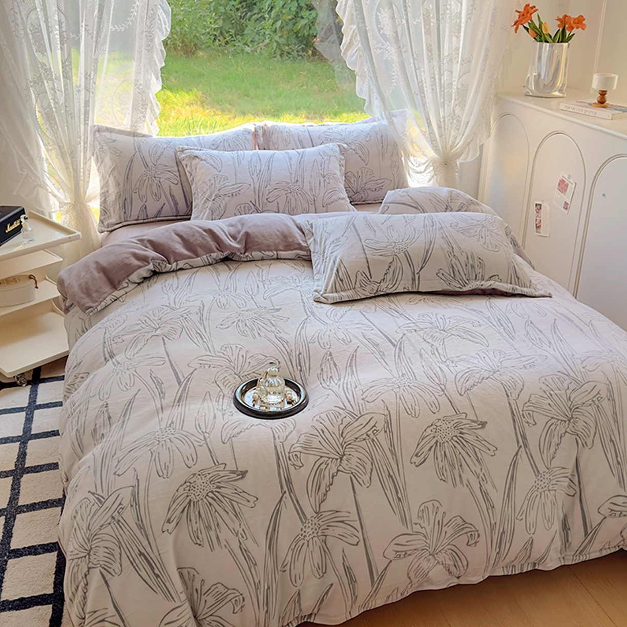 91家纺网 家纺一手货源 找家纺 昊川家纺 2025新款短毛绒牛奶绒立体雕花四件套 山谷百合-灰