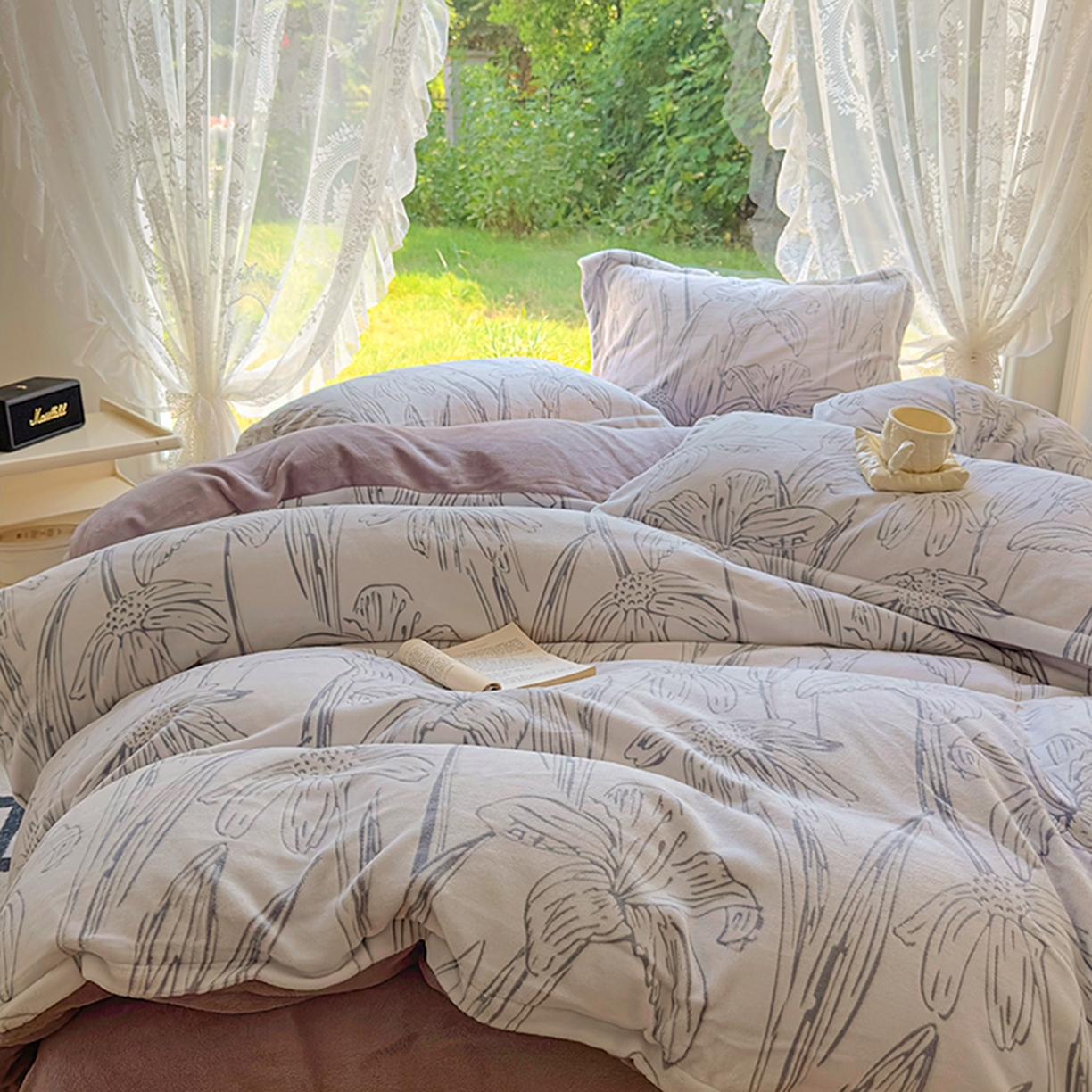 91家纺网 家纺一手货源 找家纺 昊川家纺 2025新款短毛绒牛奶绒立体雕花四件套 山谷百合-灰