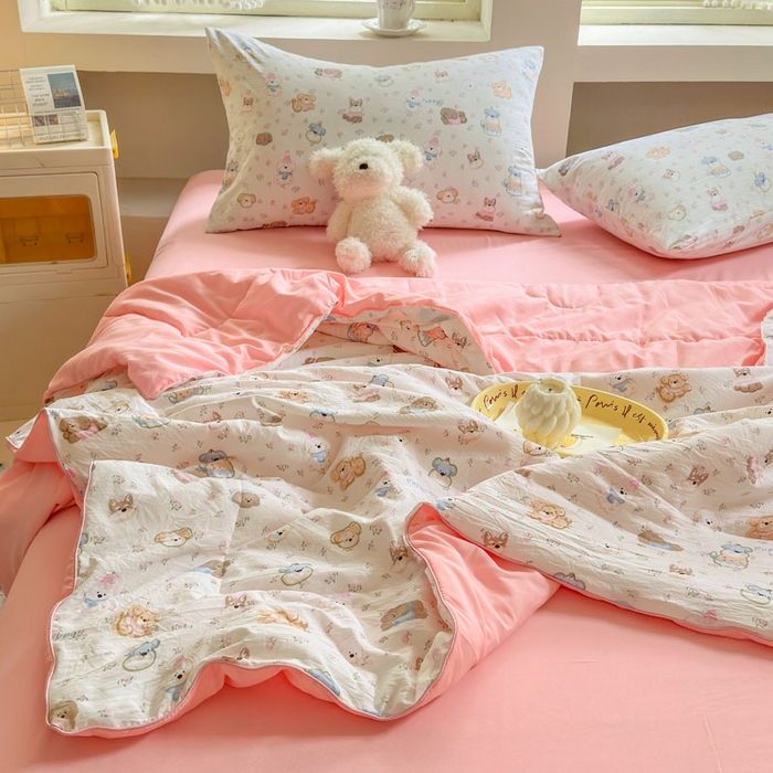 91家纺网 家纺一手货源 找家纺 梵克保罗 2025新款水洗糯糯棉卡通印花滚绳包边夏被 快乐小狗