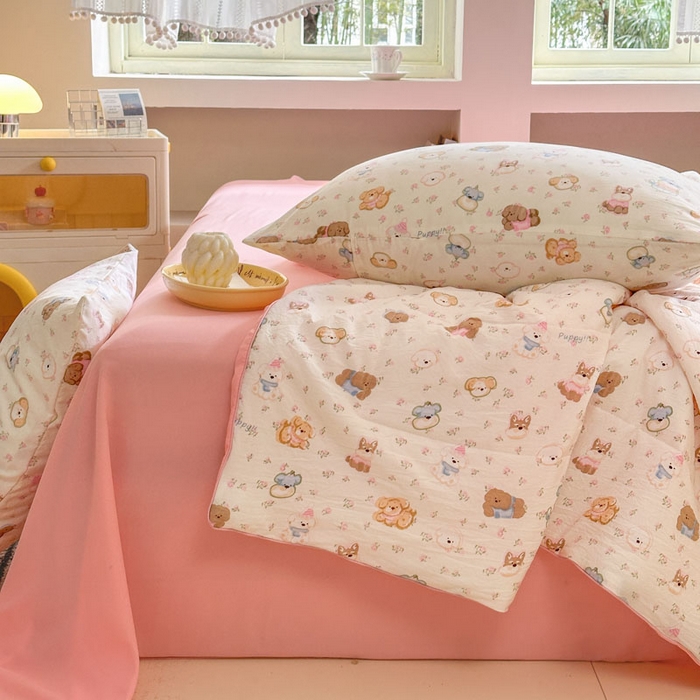 91家纺网 家纺一手货源 找家纺 梵克保罗 2025新款水洗糯糯棉卡通印花滚绳包边夏被 快乐小狗