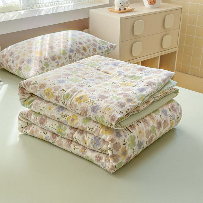 91家纺网 家纺一手货源 找家纺 梵克保罗 2025新款水洗糯糯棉卡通印花滚绳包边夏被 雾岛听风