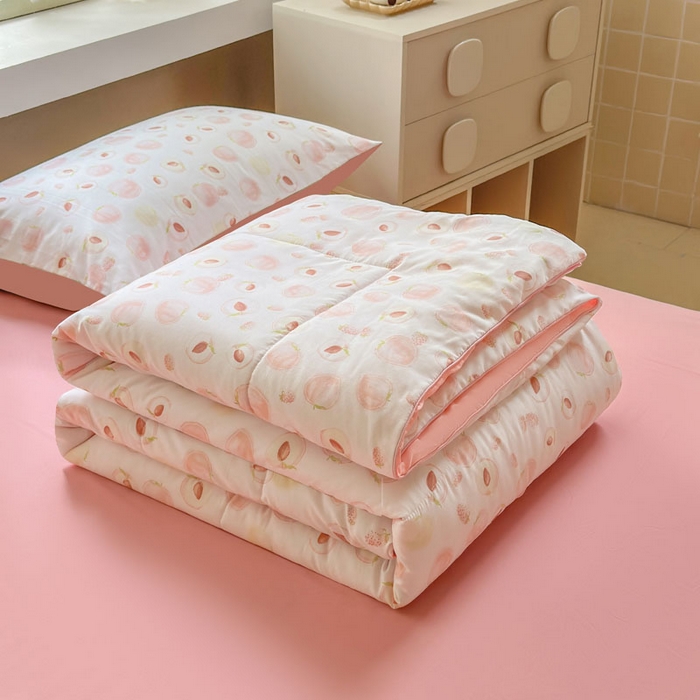 91家纺网 家纺一手货源 找家纺 梵克保罗 2025新款水洗糯糯棉卡通印花滚绳包边夏被 水蜜桃