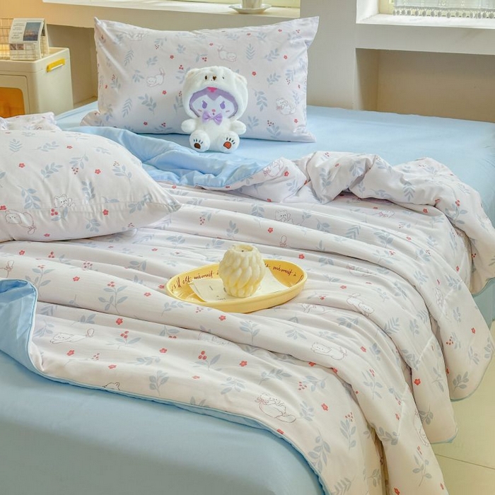 91家纺网 家纺一手货源 找家纺 梵克保罗 2025新款水洗糯糯棉卡通印花滚绳包边夏被 喵语