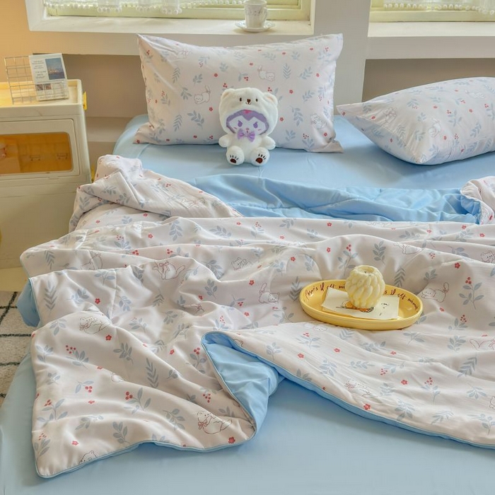 91家纺网 家纺一手货源 找家纺 梵克保罗 2025新款水洗糯糯棉卡通印花滚绳包边夏被 喵语