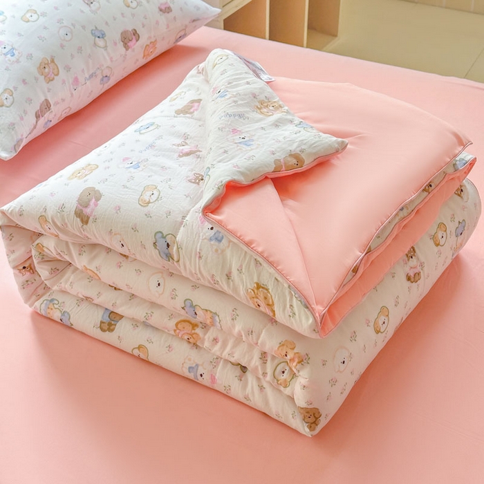 91家纺网 家纺一手货源 找家纺 梵克保罗 2025新款水洗糯糯棉卡通印花滚绳包边夏被 快乐小狗