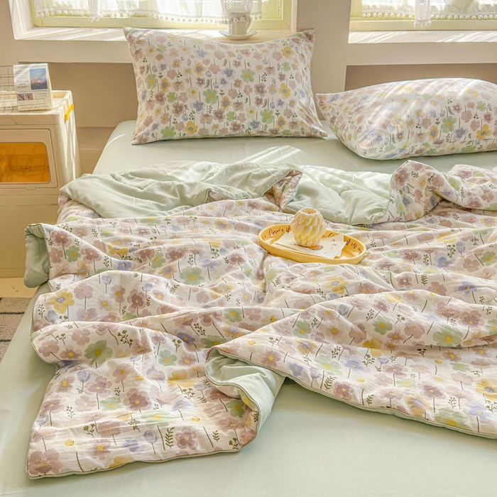 91家纺网 家纺一手货源 找家纺 梵克保罗 2025新款水洗糯糯棉卡通印花滚绳包边夏被 雾岛听风